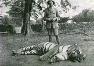Jim Corbett with the (dead) Champawat tigress